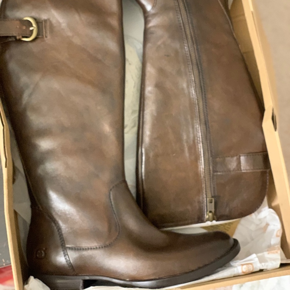 NIB BORN HIGH BOOTS, Brown Leather 1” heel